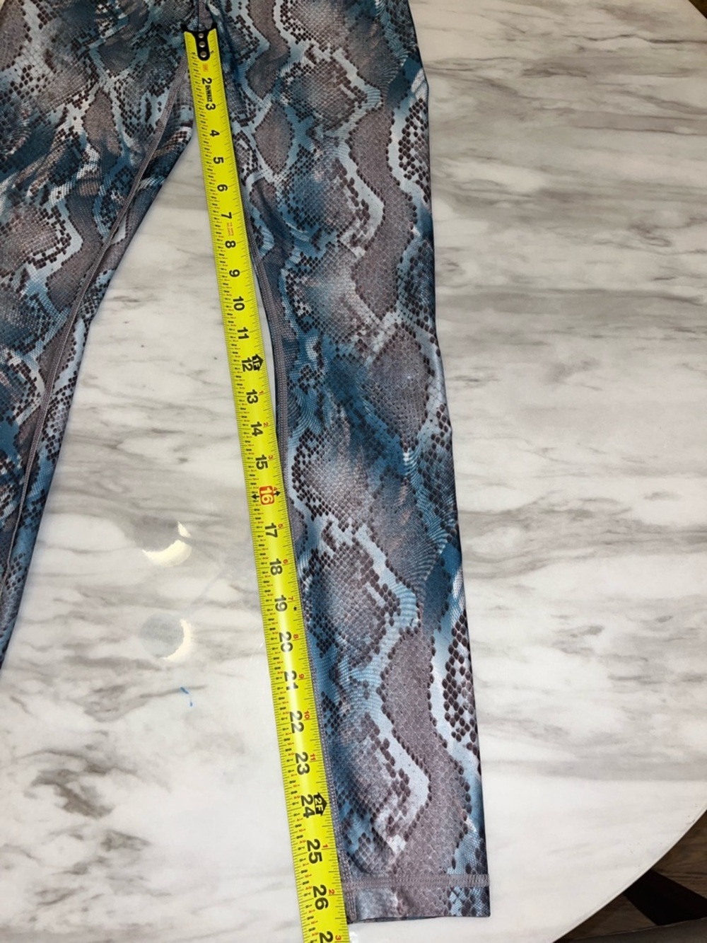 High-Rise Snake Print Women’s Leggings in Blue and Gray - Picture 3 of 5